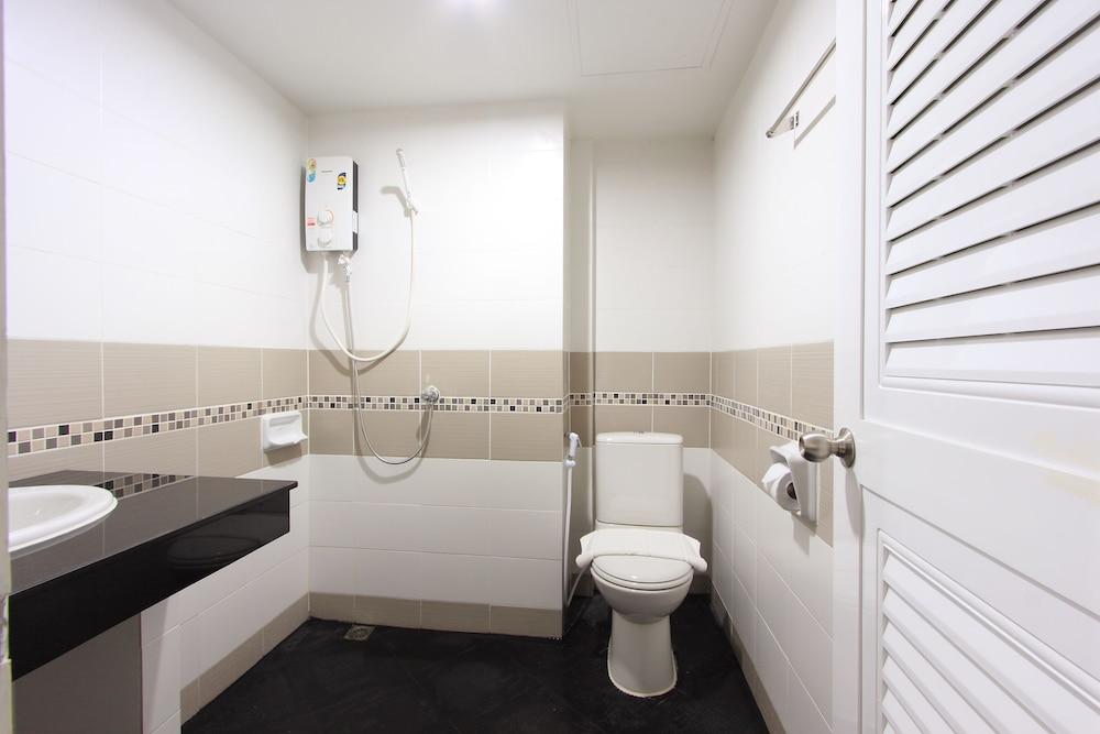 Отель Phusita House 2 Patong Экстерьер фото